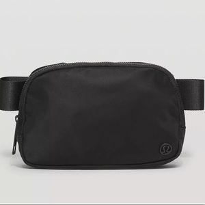 Lululemon Everywhere Belt Bag NWT